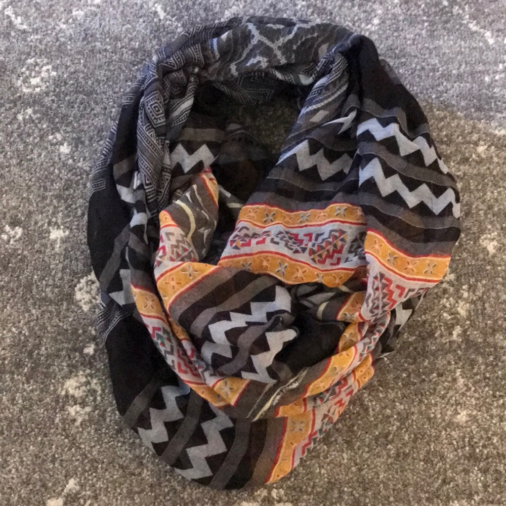 Infinity printed scarf